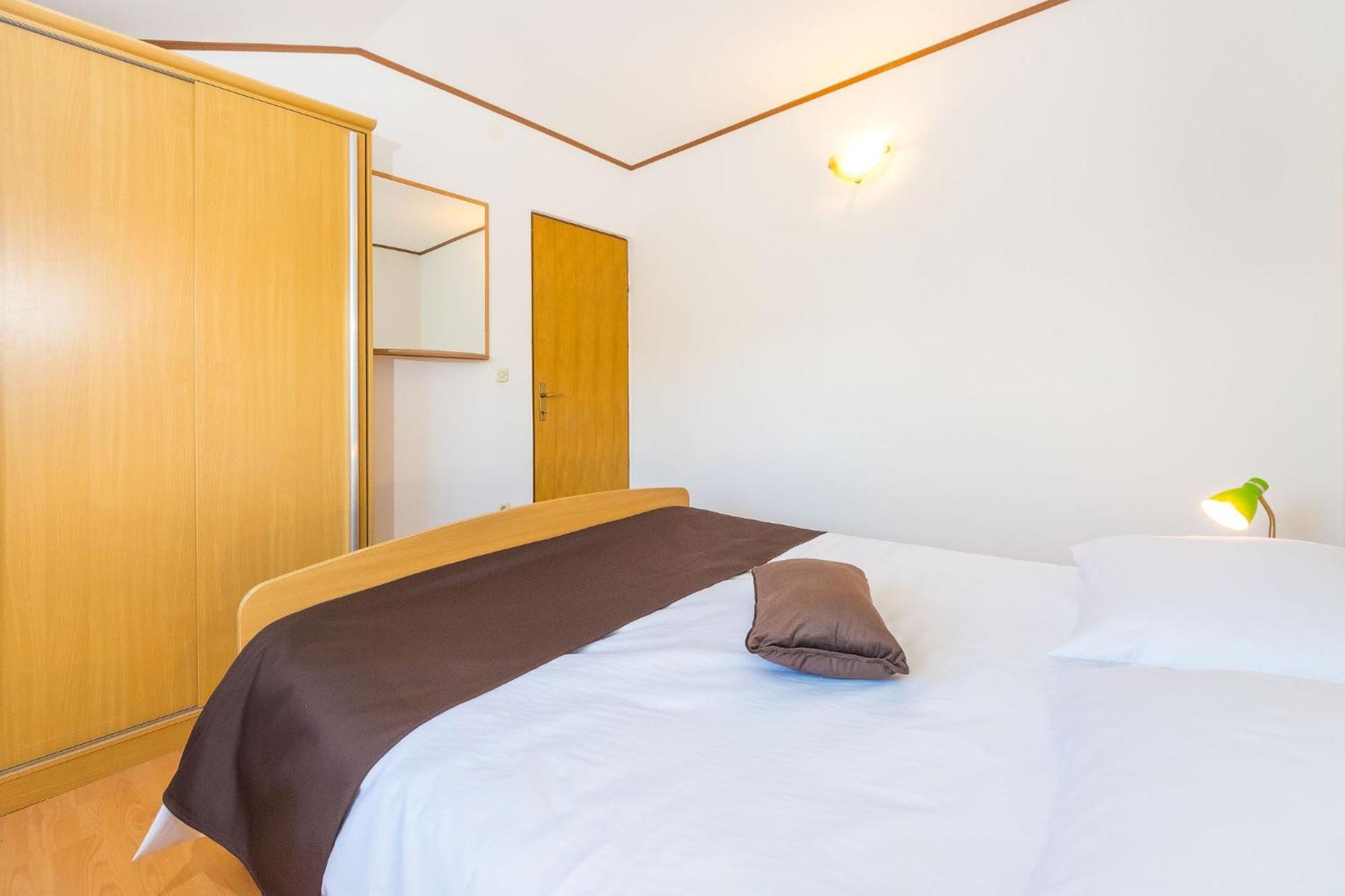 Apartments By The Sea Vrsi - Mulo, Zadar - 5951 Room photo